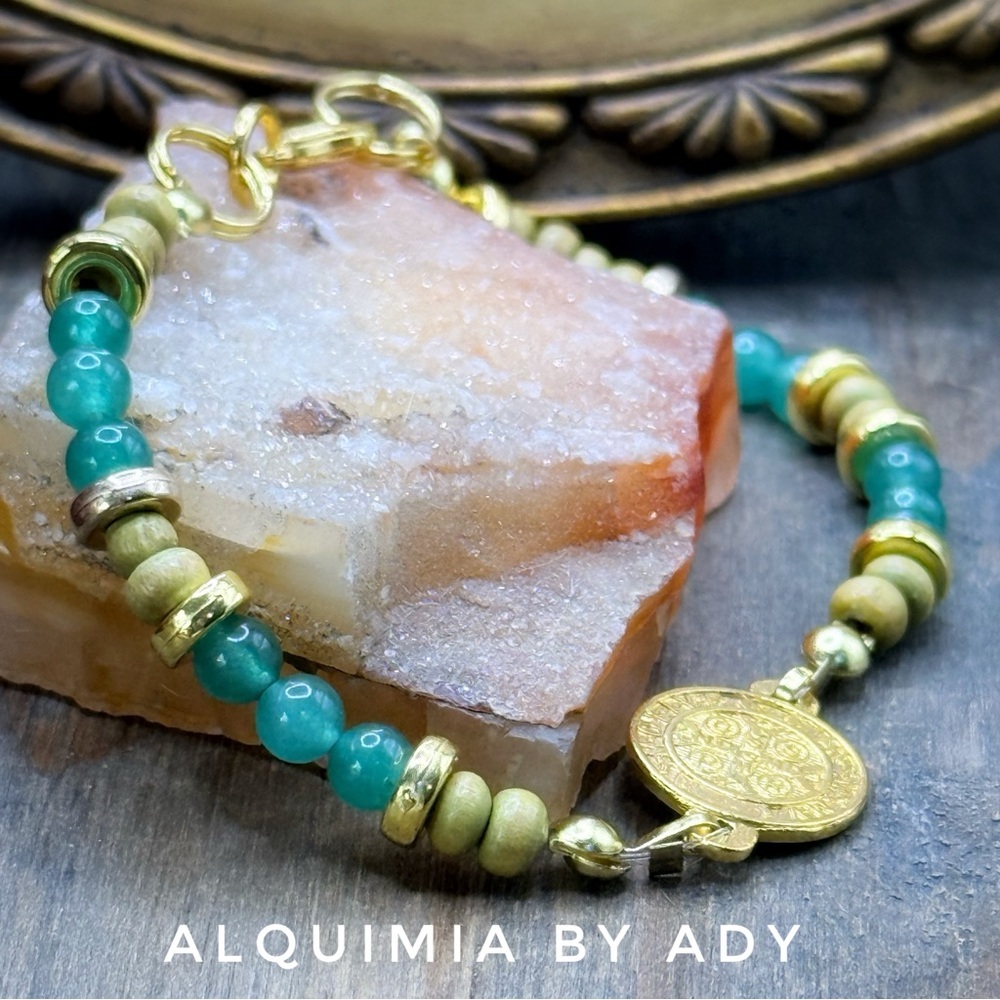 Crystals and Green aventurine Beaded Bracelet + SAINT BENEDICT